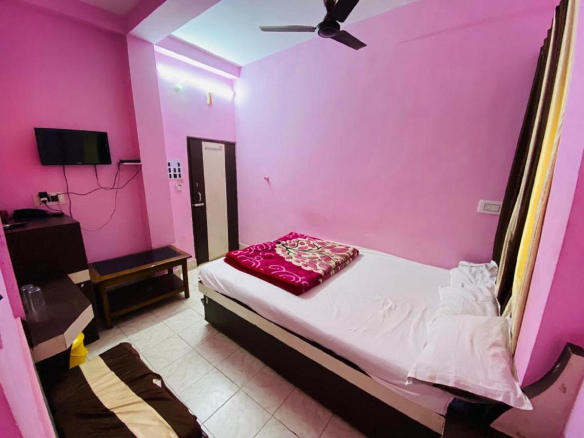 טארפית Staymaker Hotel Prerana מראה חיצוני תמונה